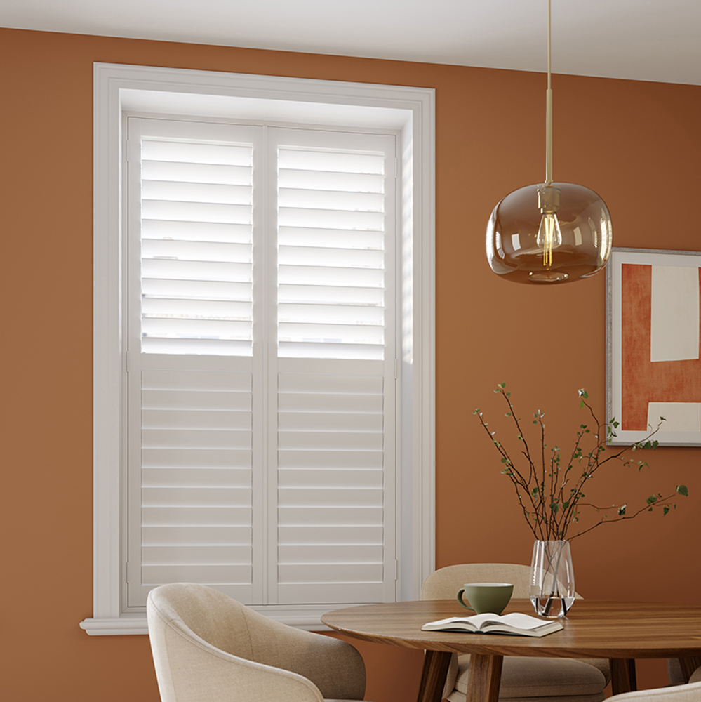 yqybqck_S Full height shutters in white